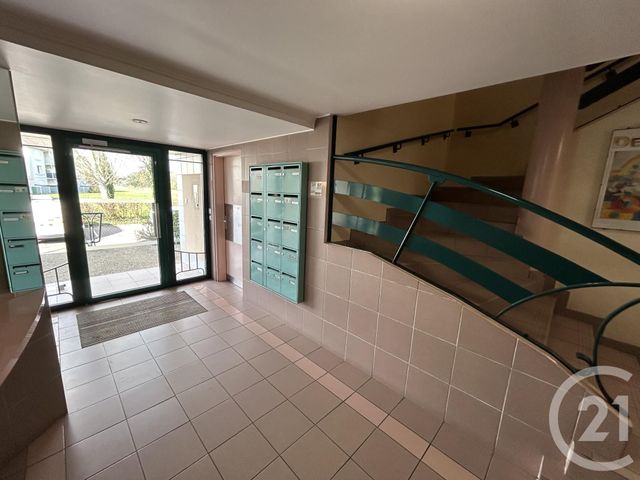 Appartement F2 à vendre - 2 pièces - 54.0 m2 - LISSES - 91 - ILE-DE-FRANCE - Century 21 J.M. Conseil